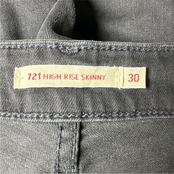 Levi's Women's 721 High Rise Skinny Leg Distressed Jeans Size 30 Rhinestone - Picture 10 of 16